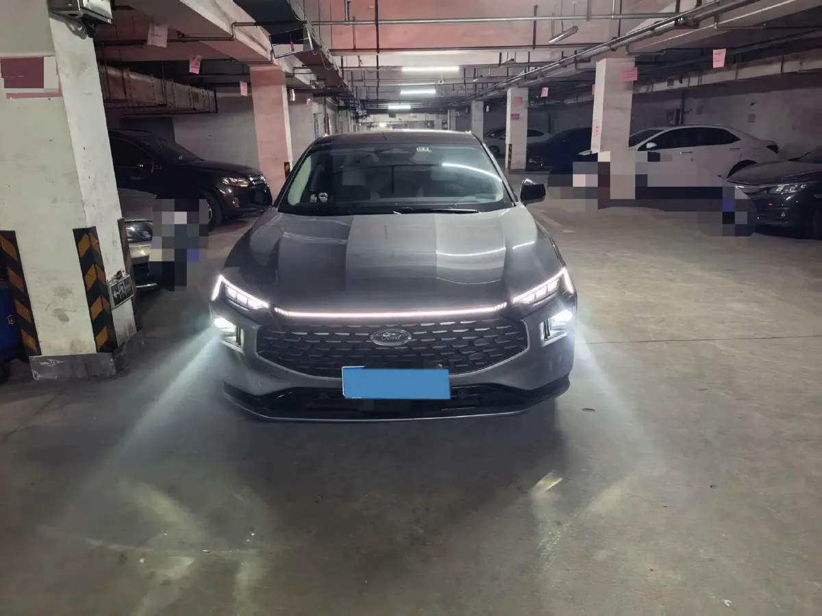 2022 Ford Mondeo 2.0T 238HP L4 8AT,autocango,china used car exporter,china ev exporter,chinese used car exporter,chinese used ev exporter