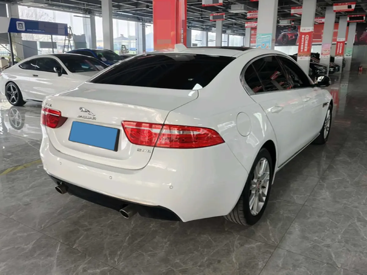 2019 Jeep Cherokee 2.0T 265HP L4 9AT,autocango,china used car exporter,china ev exporter,chinese used car exporter,chinese used ev exporter