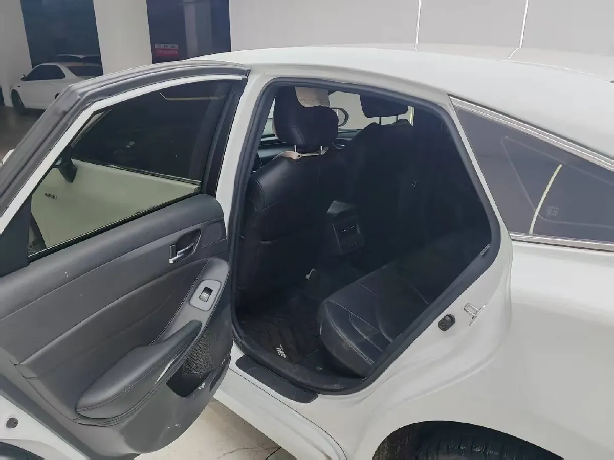 2022 Toyota Avalon 2.5L 178HP L4 E-CVT Hybrid,autocango,china used car exporter,china ev exporter,chinese used car exporter,chinese used ev exporter