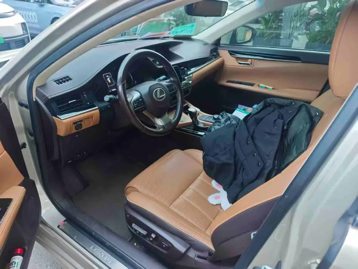 2017 Lexus ES 2.0L 167HP L4 6AT,autocango,china used car exporter,china ev exporter,chinese used car exporter,chinese used ev exporter