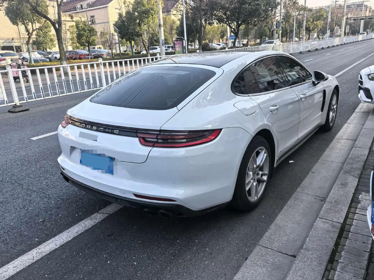 2017 BMW X6 3.0T 306HP L6 8AT,autocango,china used car exporter,china ev exporter,chinese used car exporter,chinese used ev exporter