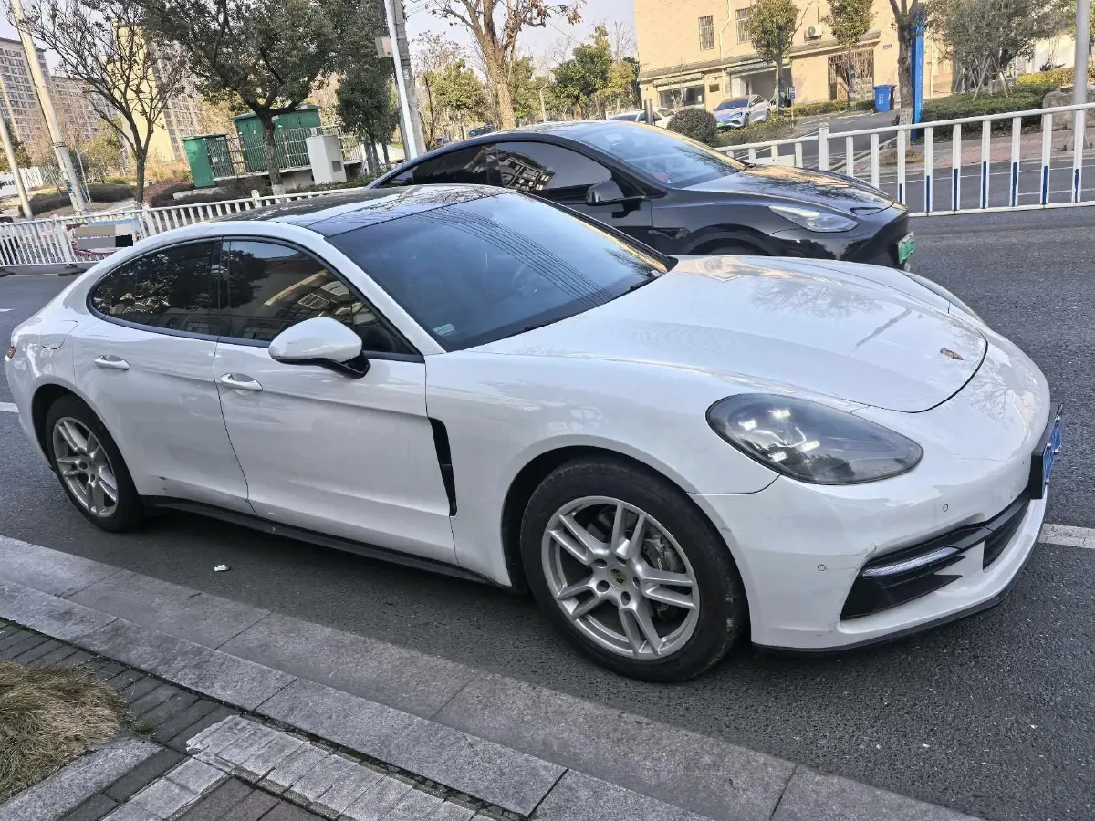 2017 BMW X6 3.0T 306HP L6 8AT,autocango,china used car exporter,china ev exporter,chinese used car exporter,chinese used ev exporter