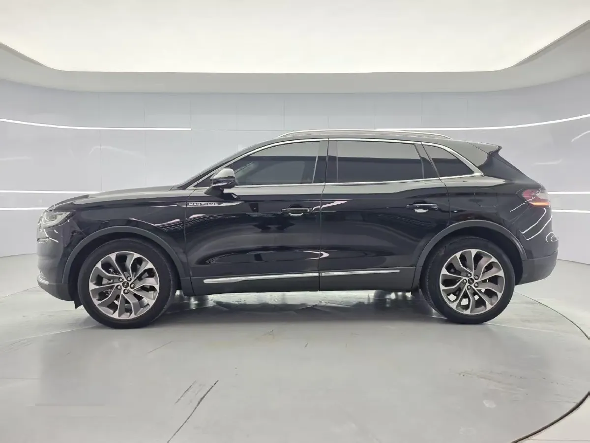 2021 Lincoln Nautilus 2.0T 245HP L4 8AT,autocango,china used car exporter,china ev exporter,chinese used car exporter,chinese used ev exporter