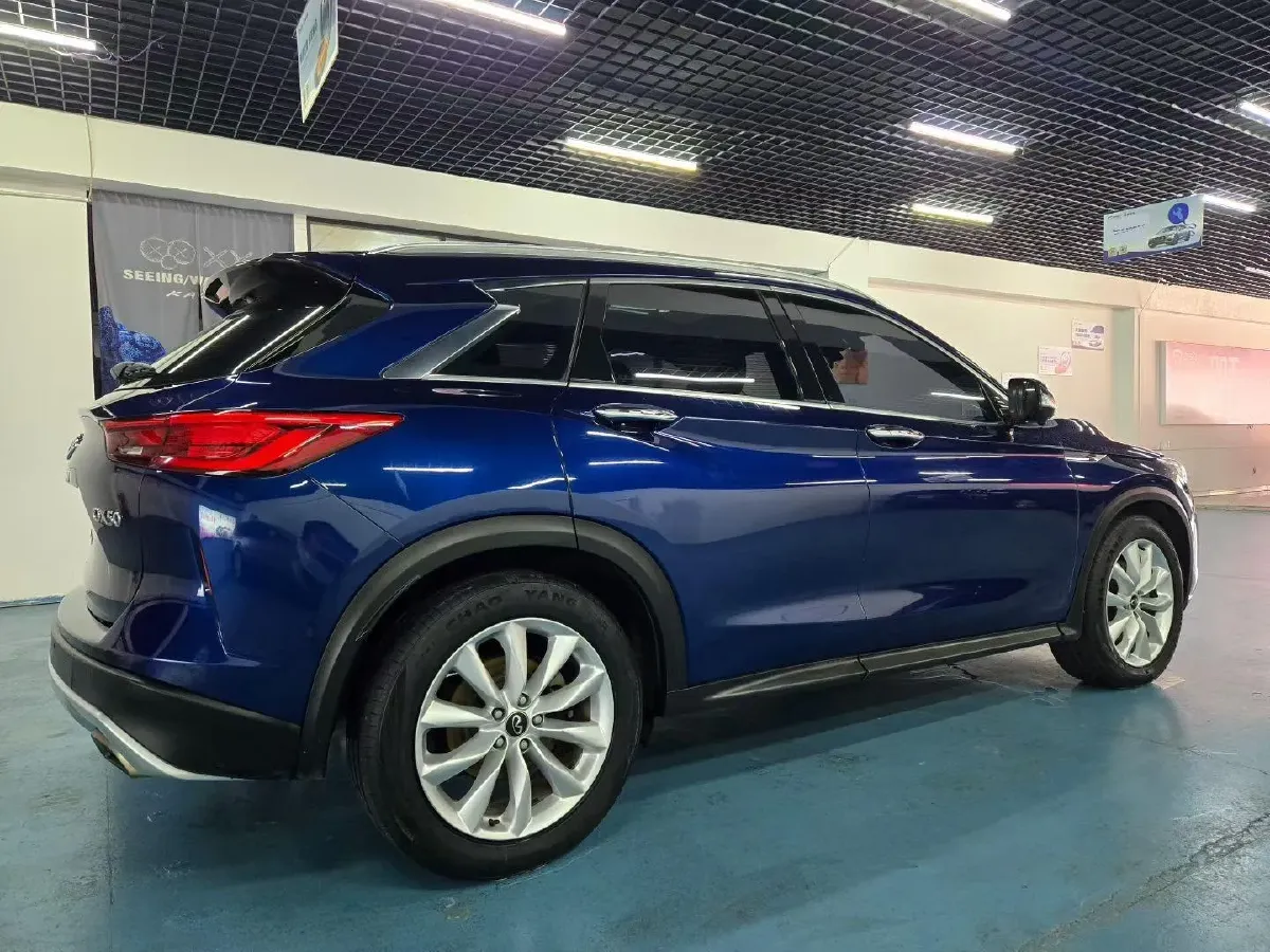 2018 Jeep Grand Commander 2.0T 265HP L4 9AT,autocango,china used car exporter,china ev exporter,chinese used car exporter,chinese used ev exporter