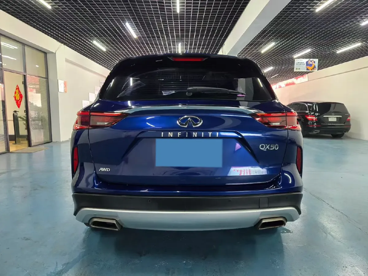 2018 Jeep Grand Commander 2.0T 265HP L4 9AT,autocango,china used car exporter,china ev exporter,chinese used car exporter,chinese used ev exporter