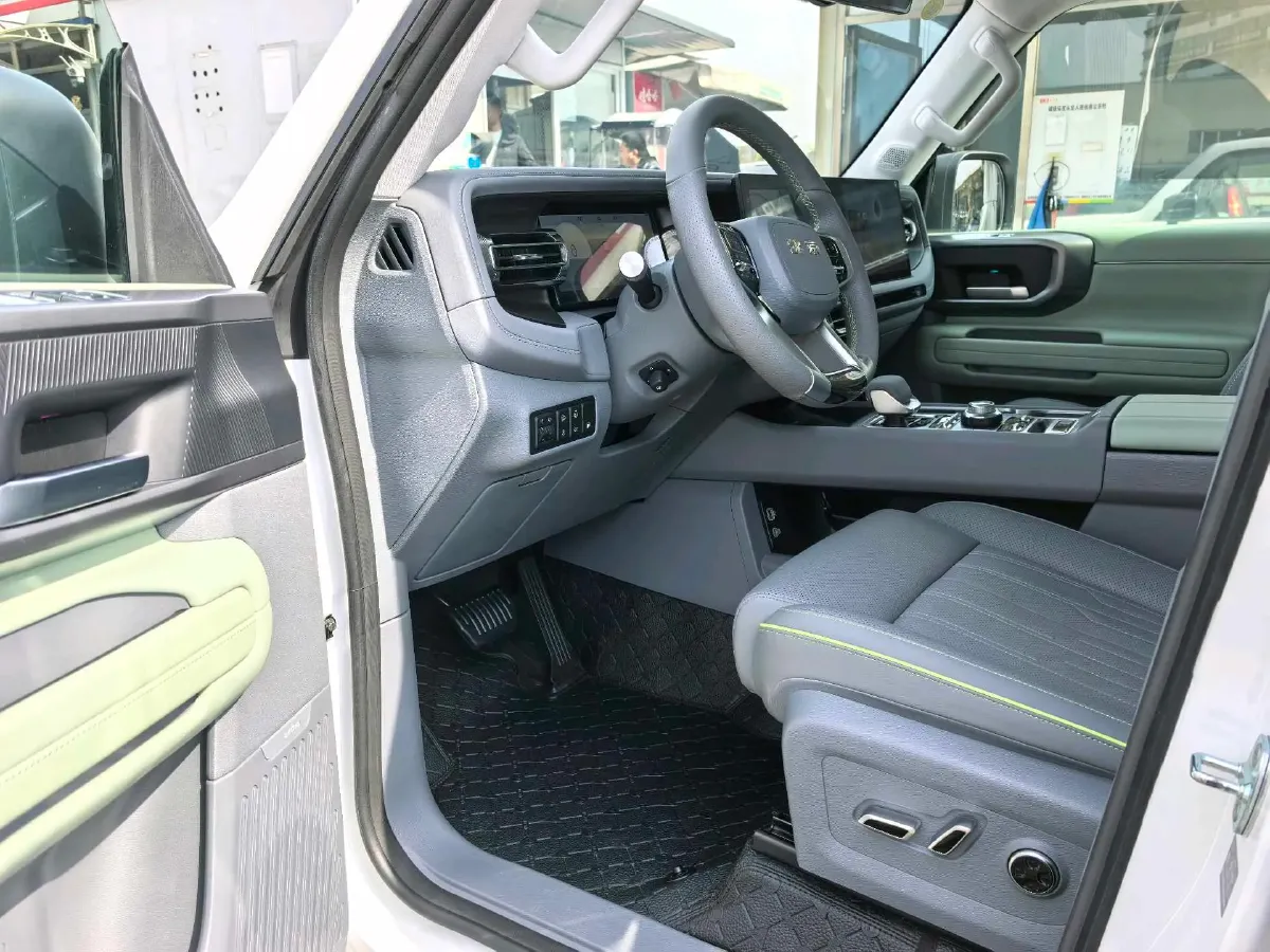 2025 Beijing BJ40 REEV REEV 188HP REEV 40.3KWH,autocango,china used car exporter,china ev exporter,chinese used car exporter,chinese used ev exporter