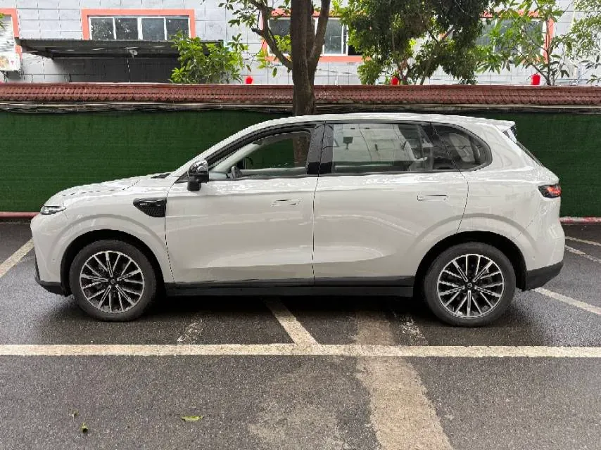 2025 Leapmotor B10 BEV 67.1KWH,autocango,china used car exporter,china ev exporter,chinese used car exporter,chinese used ev exporter