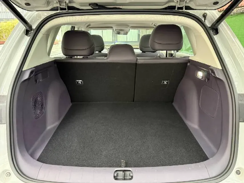 2025 Leapmotor B10 BEV 67.1KWH,autocango,china used car exporter,china ev exporter,chinese used car exporter,chinese used ev exporter