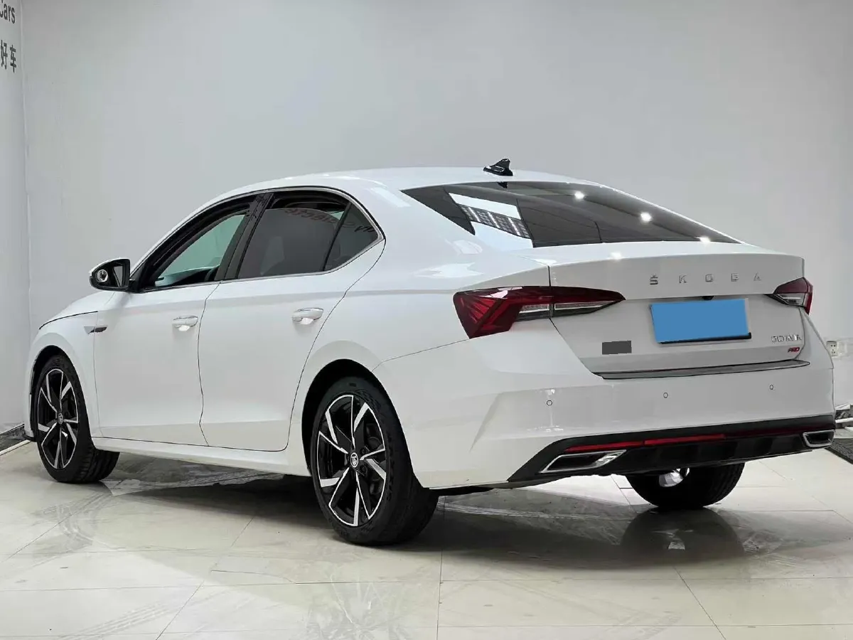 2022 Skoda Octavia 1.4T 150HP L4 7DCT,autocango,china used car exporter,china ev exporter,chinese used car exporter,chinese used ev exporter