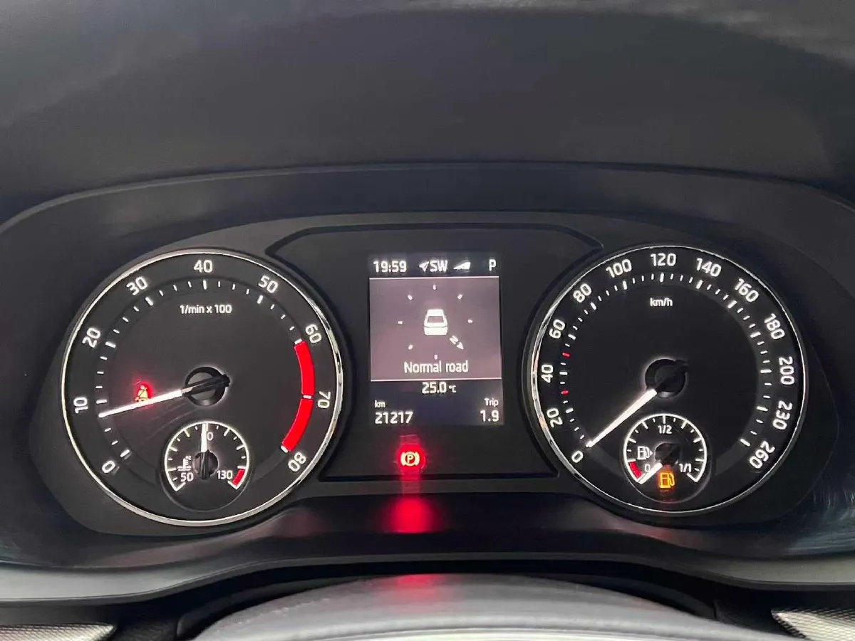 2022 Skoda Octavia 1.4T 150HP L4 7DCT,autocango,china used car exporter,china ev exporter,chinese used car exporter,chinese used ev exporter