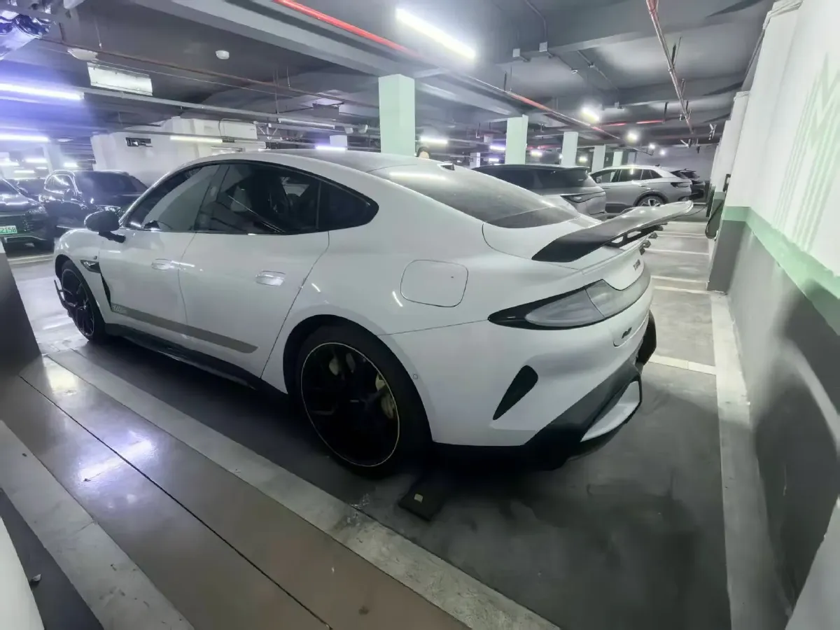 2025 MI SU7 Ultra BEV 93.7KWH,autocango,china used car exporter,china ev exporter,chinese used car exporter,chinese used ev exporter