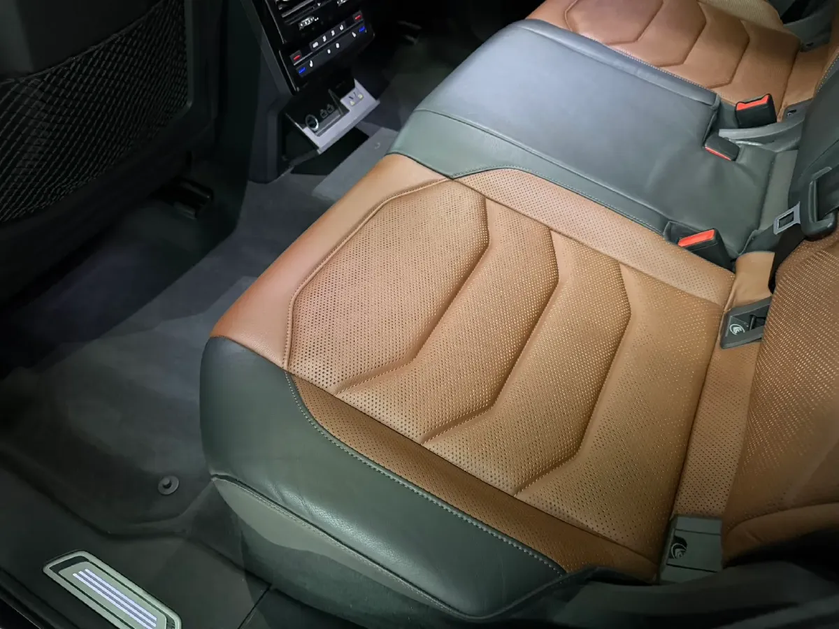 2019 Volkswagen Touareg 3.0T 340HP V6 8AT,autocango,china used car exporter,china ev exporter,chinese used car exporter,chinese used ev exporter