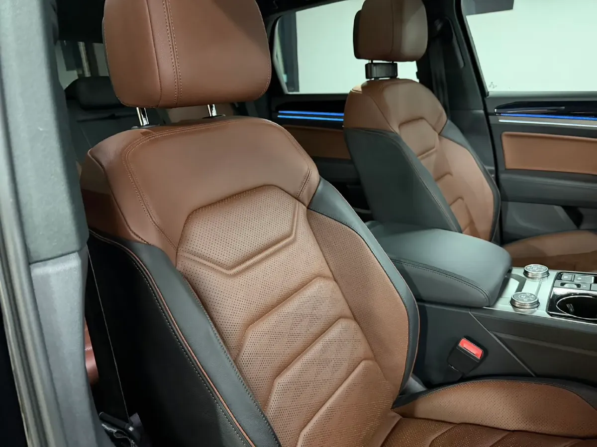 2019 Volkswagen Touareg 3.0T 340HP V6 8AT,autocango,china used car exporter,china ev exporter,chinese used car exporter,chinese used ev exporter