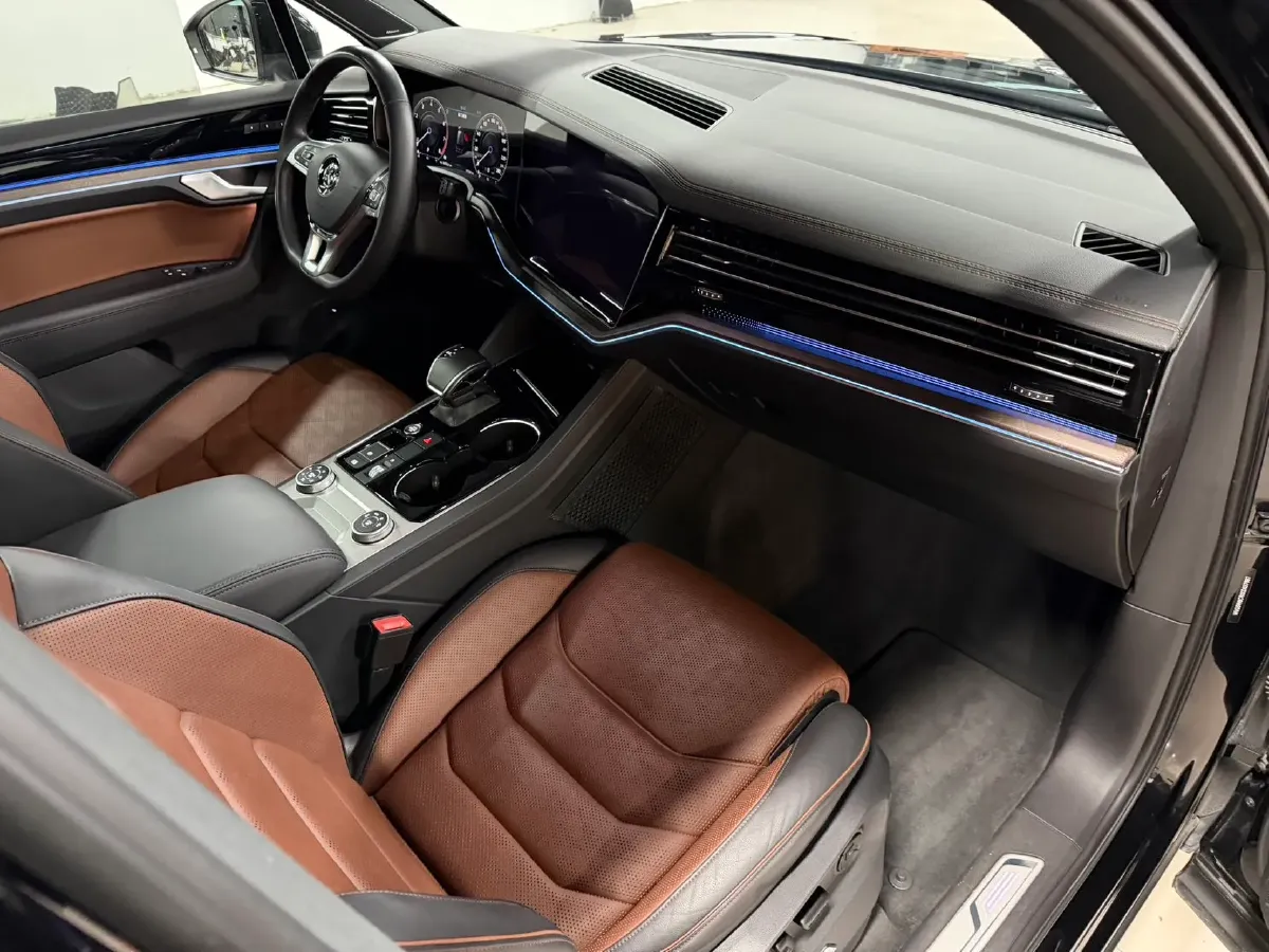 2019 Volkswagen Touareg 3.0T 340HP V6 8AT,autocango,china used car exporter,china ev exporter,chinese used car exporter,chinese used ev exporter