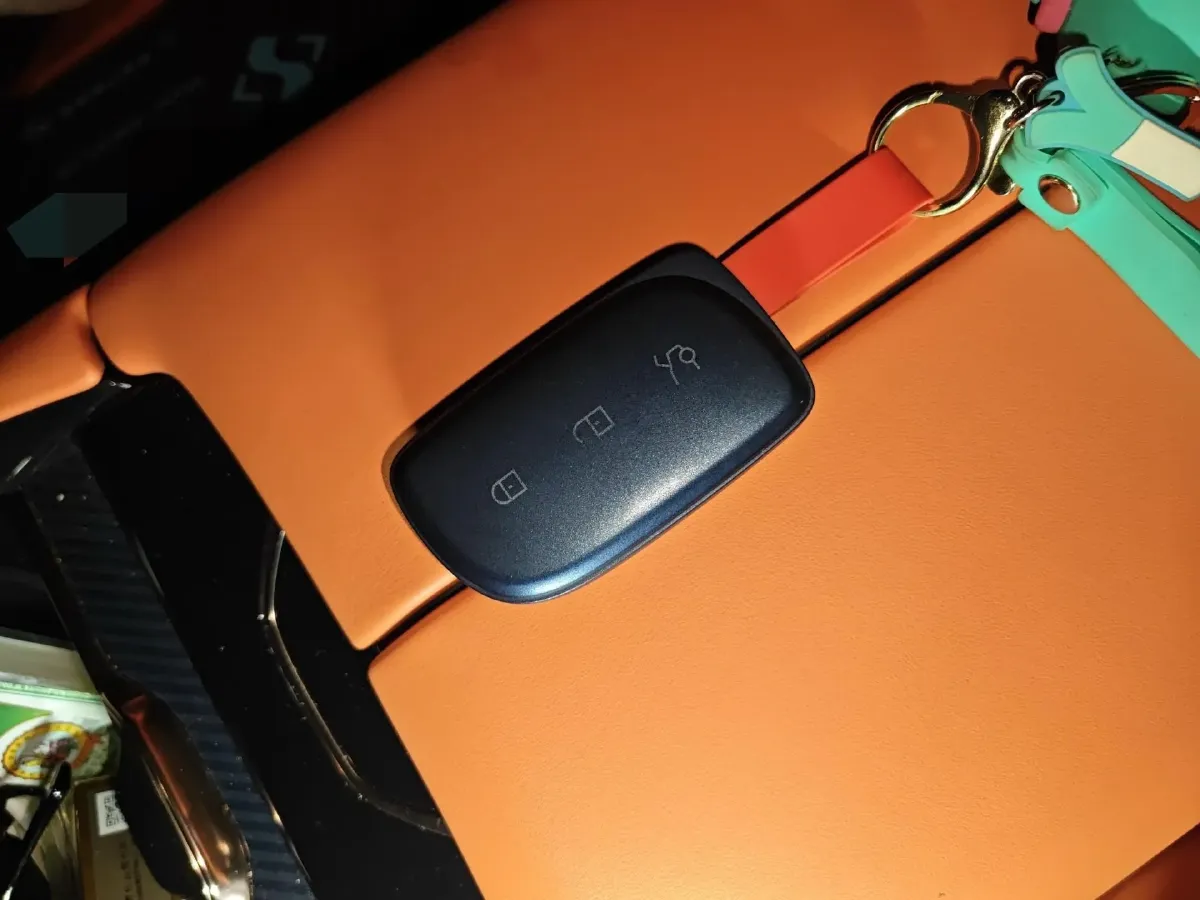 2025 LYNK&CO 900 1.5T 190HP L4 3DHT PHEV 43.3KWH,autocango,china used car exporter,china ev exporter,chinese used car exporter,chinese used ev exporter