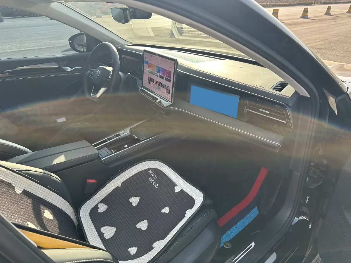 2024 Volkswagen Magotan 2.0T 220HP L4 7DCT,autocango,china used car exporter,china ev exporter,chinese used car exporter,chinese used ev exporter