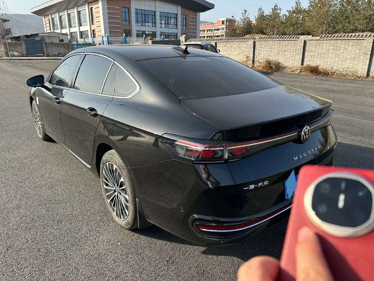 2024 Volkswagen Magotan 2.0T 220HP L4 7DCT,autocango,china used car exporter,china ev exporter,chinese used car exporter,chinese used ev exporter