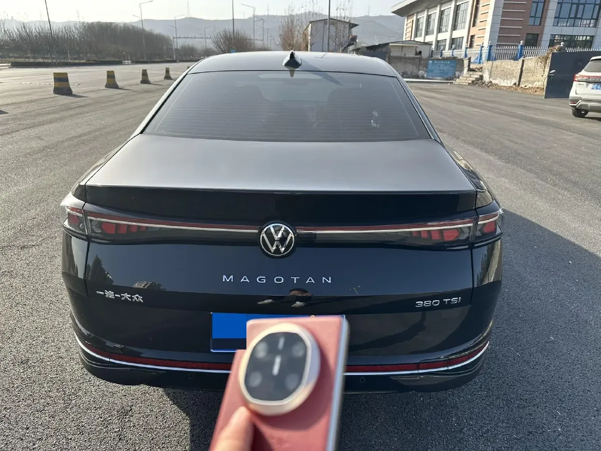 2024 Volkswagen Magotan 2.0T 220HP L4 7DCT,autocango,china used car exporter,china ev exporter,chinese used car exporter,chinese used ev exporter