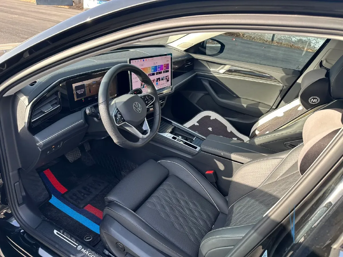 2024 Volkswagen Magotan 2.0T 220HP L4 7DCT,autocango,china used car exporter,china ev exporter,chinese used car exporter,chinese used ev exporter