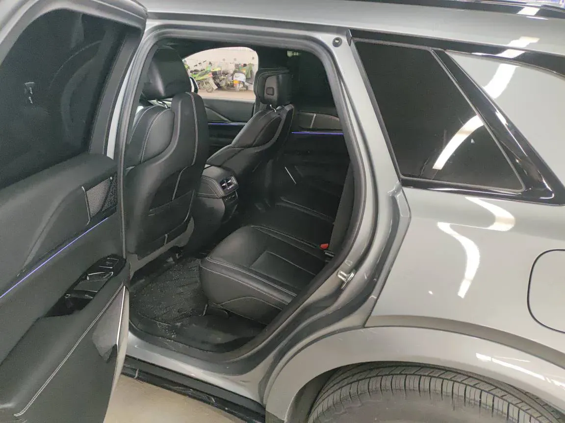 2025 Cadillac XT5 2.0T 237HP L4 9AT,autocango,china used car exporter,china ev exporter,chinese used car exporter,chinese used ev exporter