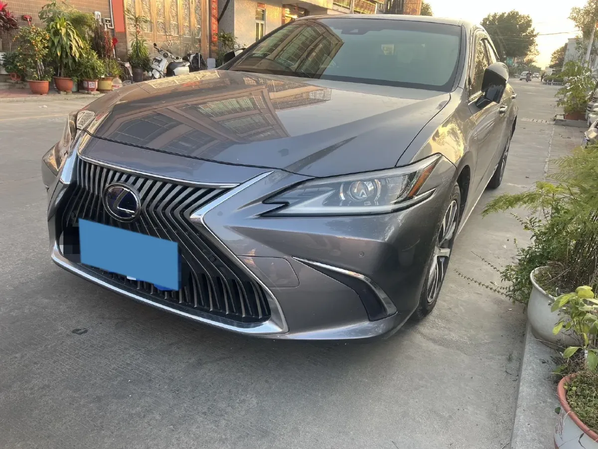 2018 Lexus ES 2.5L 178HP L4 E-CVT Hybrid,autocango,china used car exporter,china ev exporter,chinese used car exporter,chinese used ev exporter