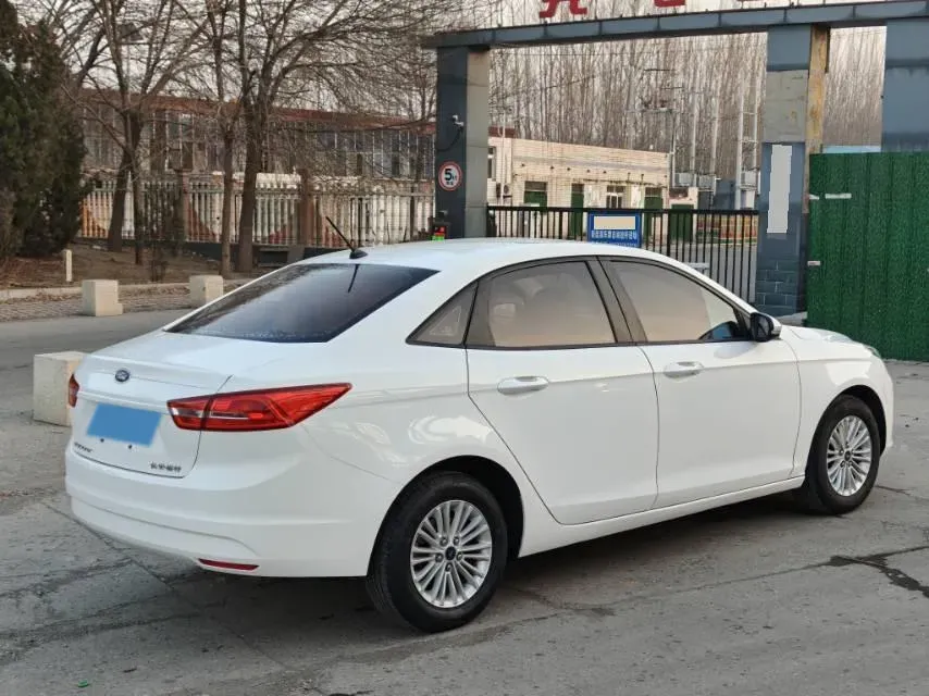 2017 Ford Escort 1.5L 113HP L4 5MT,autocango,china used car exporter,china ev exporter,chinese used car exporter,chinese used ev exporter