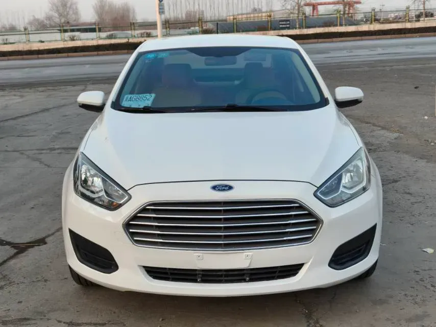 2017 Ford Escort 1.5L 113HP L4 5MT,autocango,china used car exporter,china ev exporter,chinese used car exporter,chinese used ev exporter