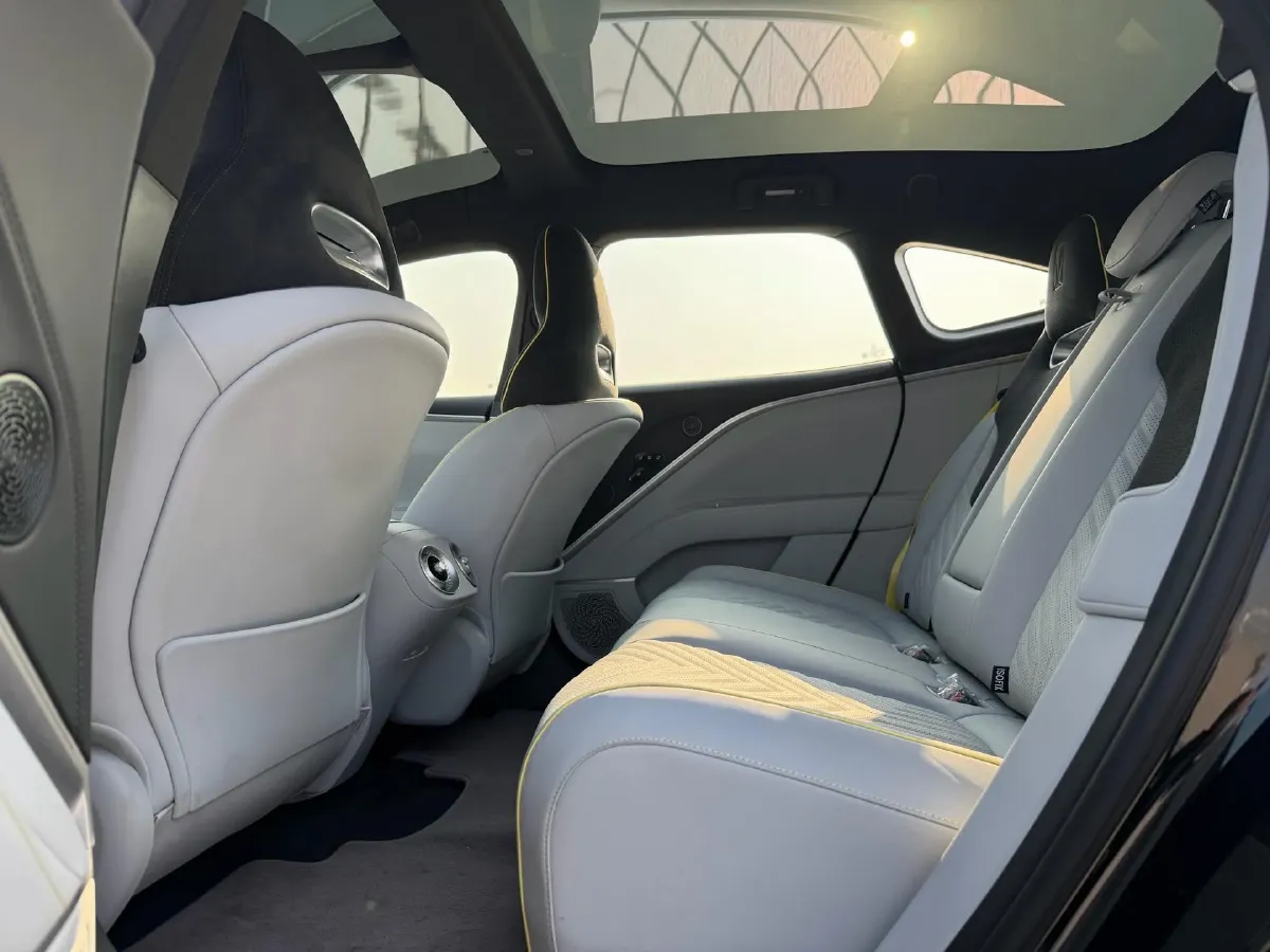 2025 Avatr 11 1.5T 156HP L4 REEV,autocango,china used car exporter,china ev exporter,chinese used car exporter,chinese used ev exporter