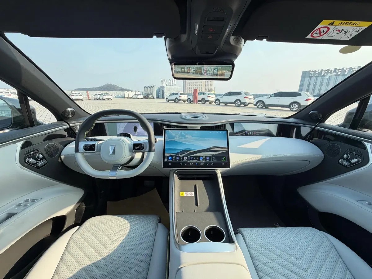 2025 Avatr 11 1.5T 156HP L4 REEV,autocango,china used car exporter,china ev exporter,chinese used car exporter,chinese used ev exporter