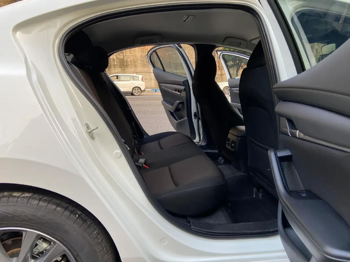 2023 Mazda 3 Axela 2.0L 158HP L4 6AT,autocango,china used car exporter,china ev exporter,chinese used car exporter,chinese used ev exporter