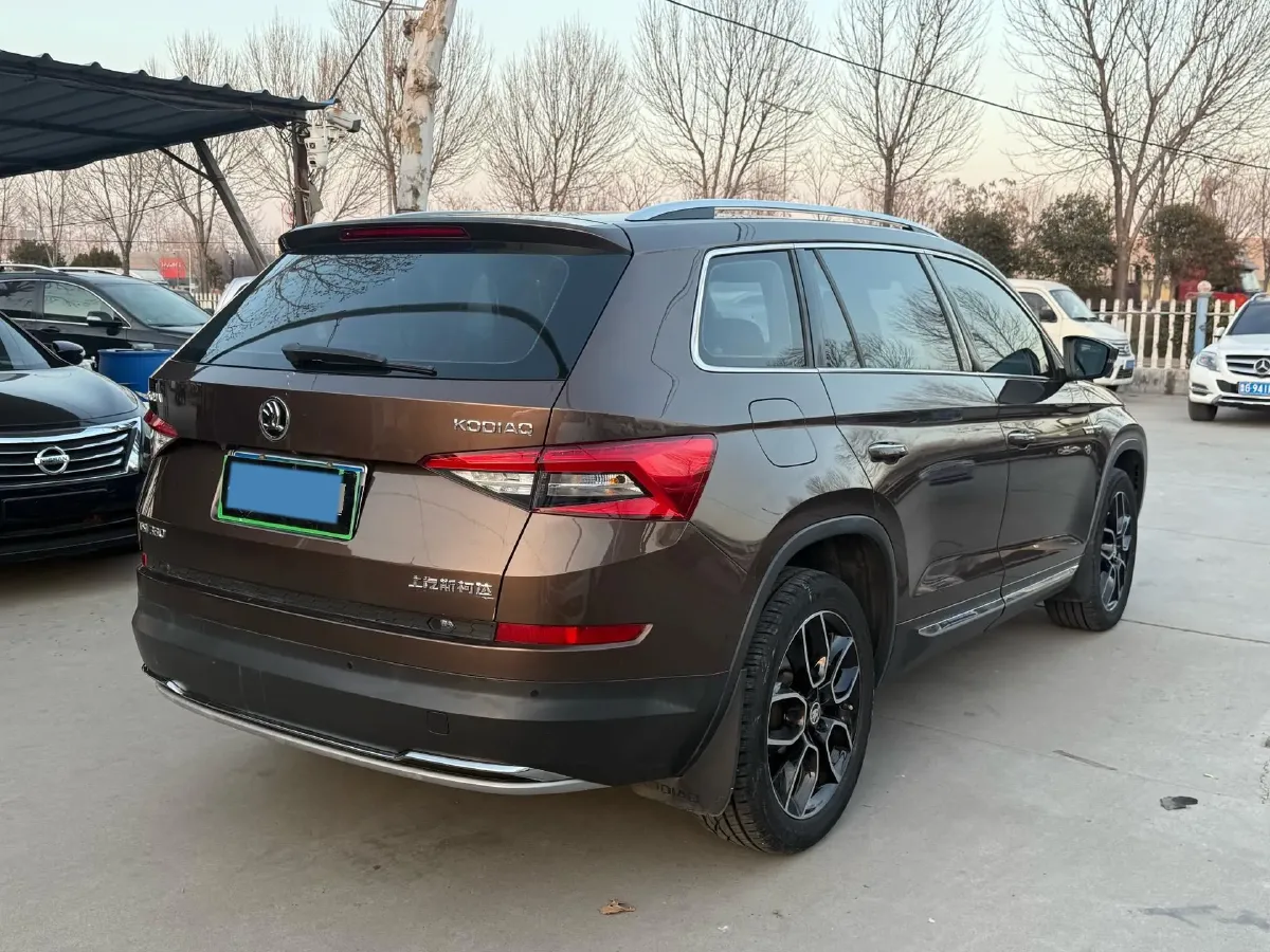 2018 Skoda Kodiak 2.0T 186HP L4 7DCT,autocango,china used car exporter,china ev exporter,chinese used car exporter,chinese used ev exporter