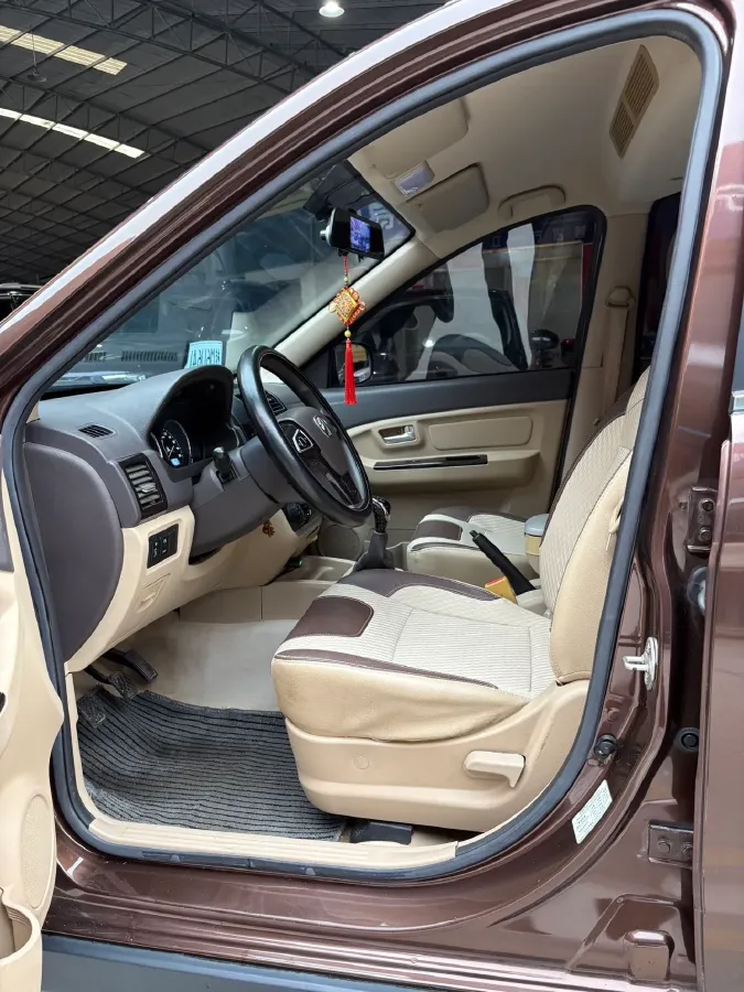 2017 BAIC WeiWang M20 1.5L 116HP L4 5MT,autocango,china used car exporter,china ev exporter,chinese used car exporter,chinese used ev exporter