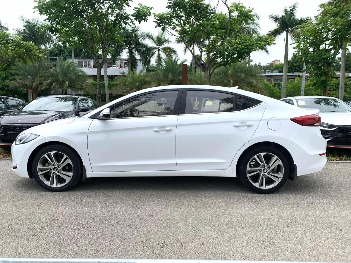 2016 Hyundai Elantra 1.6L 130HP L4 6AT,autocango,china used car exporter,china ev exporter,chinese used car exporter,chinese used ev exporter