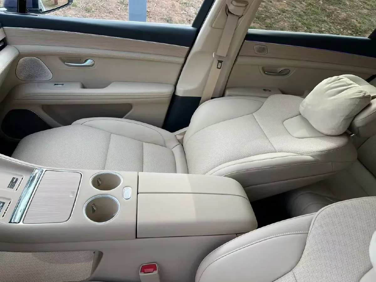 2025 AITO AITO M5 1.5T 152HP L4 REEV 42KWH,autocango,china used car exporter,china ev exporter,chinese used car exporter,chinese used ev exporter