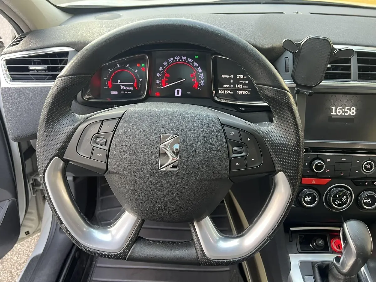 2016 DS 6 1.6T 167HP L4 6AT,autocango,china used car exporter,china ev exporter,chinese used car exporter,chinese used ev exporter