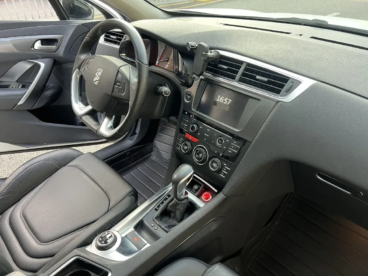 2016 DS 6 1.6T 167HP L4 6AT,autocango,china used car exporter,china ev exporter,chinese used car exporter,chinese used ev exporter