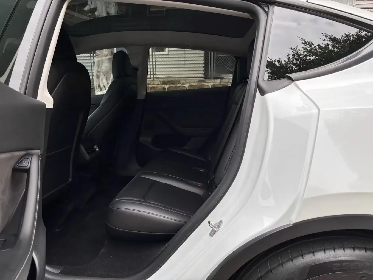 2022 Tesla Model Y BEV 60KWH,autocango,china used car exporter,china ev exporter,chinese used car exporter,chinese used ev exporter