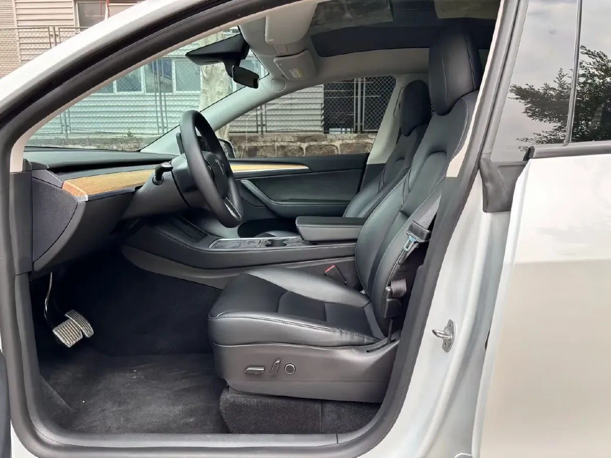 2022 Tesla Model Y BEV 60KWH,autocango,china used car exporter,china ev exporter,chinese used car exporter,chinese used ev exporter