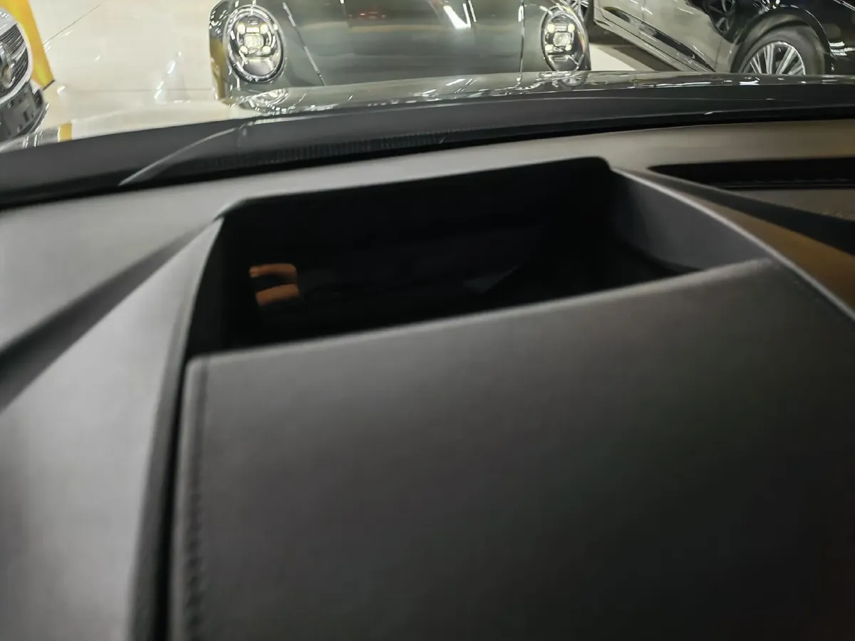 2020 Buick GL8 2.0T 237HP L4 9AT,autocango,china used car exporter,china ev exporter,chinese used car exporter,chinese used ev exporter