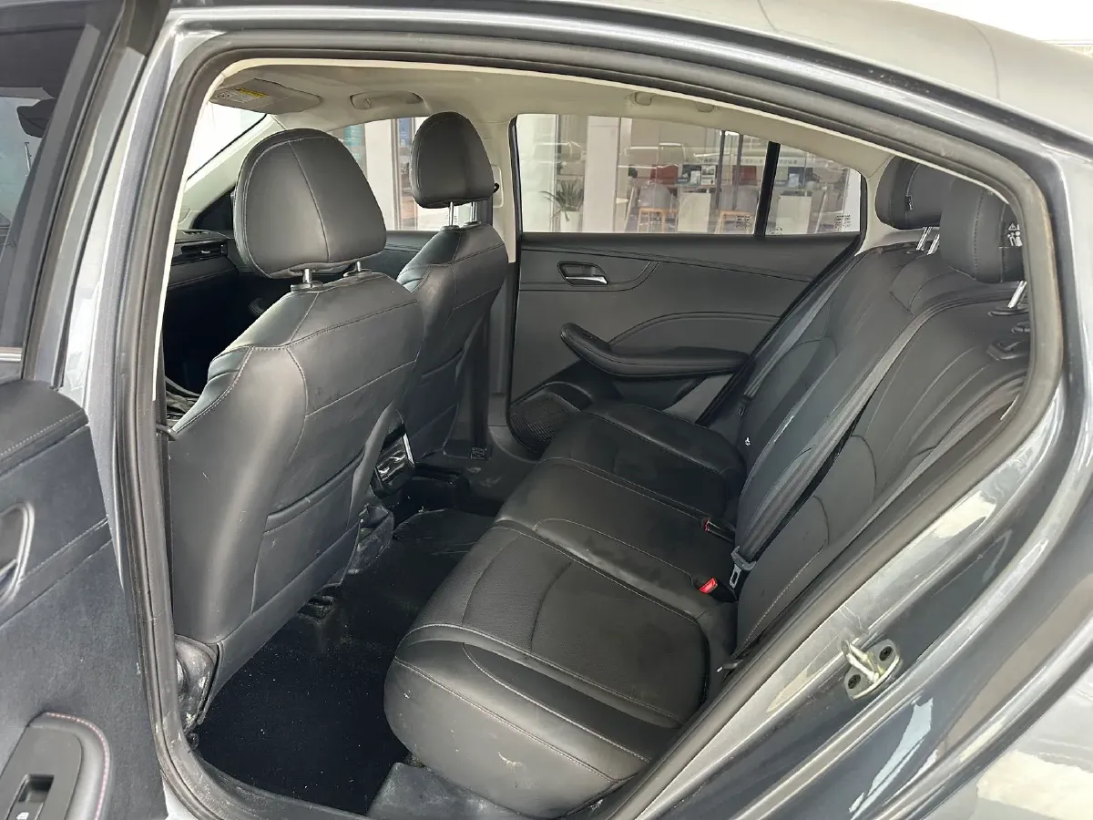 2023 Roewe i5 1.5L 129HP L4 CVT,autocango,china used car exporter,china ev exporter,chinese used car exporter,chinese used ev exporter