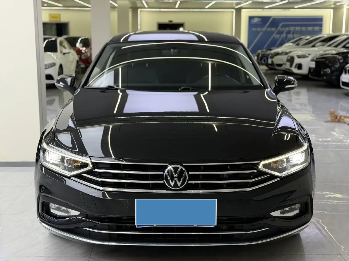 2020 Volkswagen Magotan 2.0T 186HP L4 7DCT,autocango,china used car exporter,china ev exporter,chinese used car exporter,chinese used ev exporter