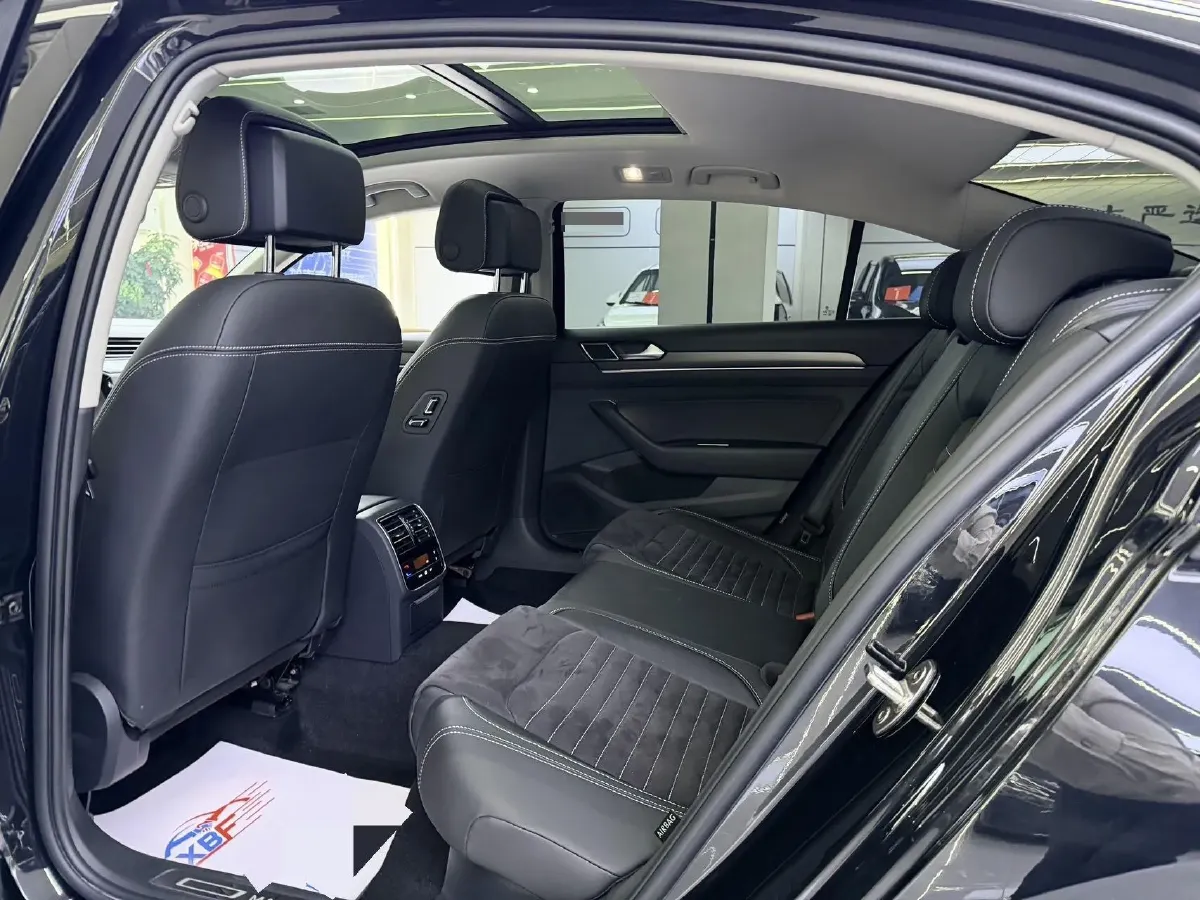 2020 Volkswagen Magotan 2.0T 186HP L4 7DCT,autocango,china used car exporter,china ev exporter,chinese used car exporter,chinese used ev exporter