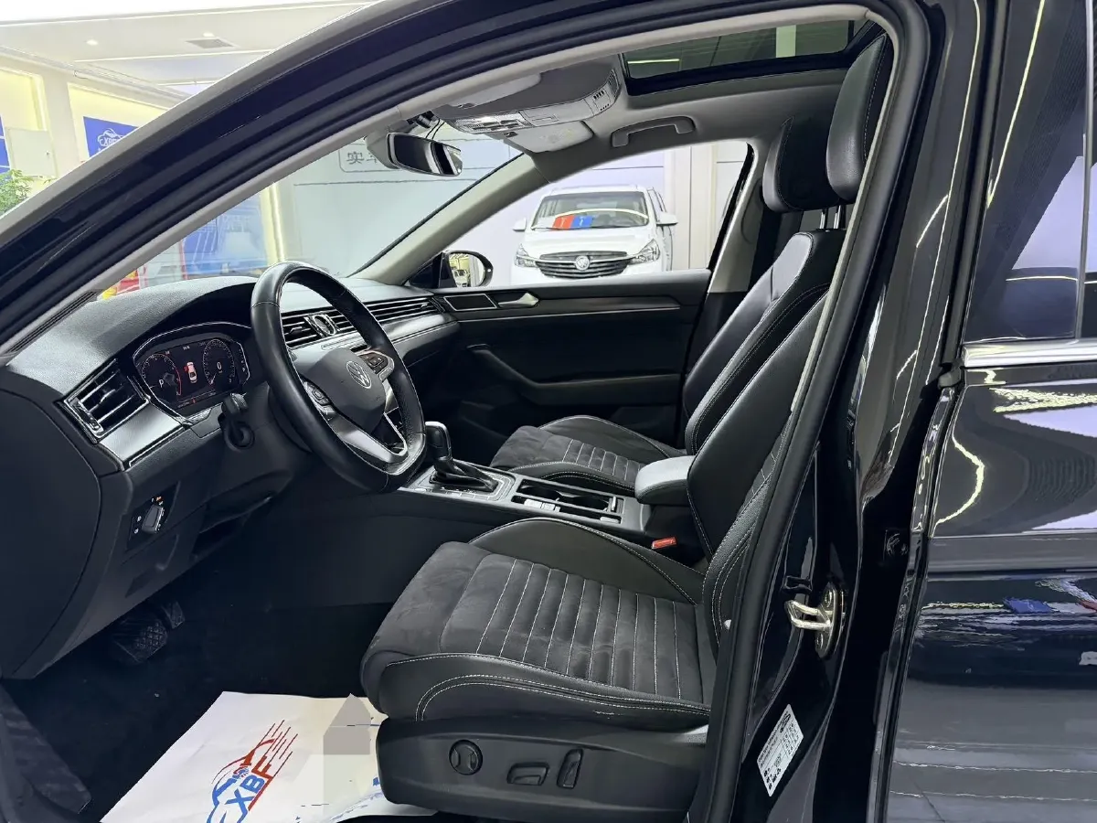 2020 Volkswagen Magotan 2.0T 186HP L4 7DCT,autocango,china used car exporter,china ev exporter,chinese used car exporter,chinese used ev exporter