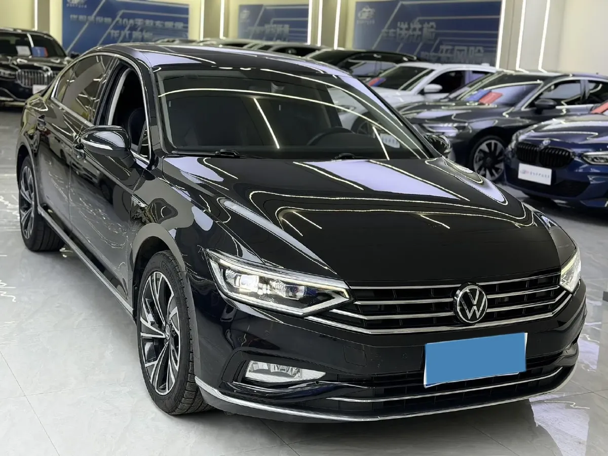 2020 Volkswagen Magotan 2.0T 186HP L4 7DCT,autocango,china used car exporter,china ev exporter,chinese used car exporter,chinese used ev exporter