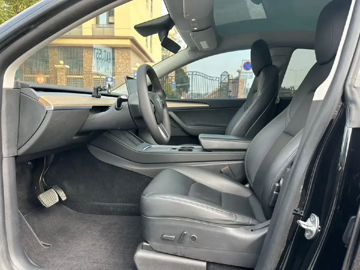 2022 Tesla Model Y BEV 60KWH,autocango,china used car exporter,china ev exporter,chinese used car exporter,chinese used ev exporter