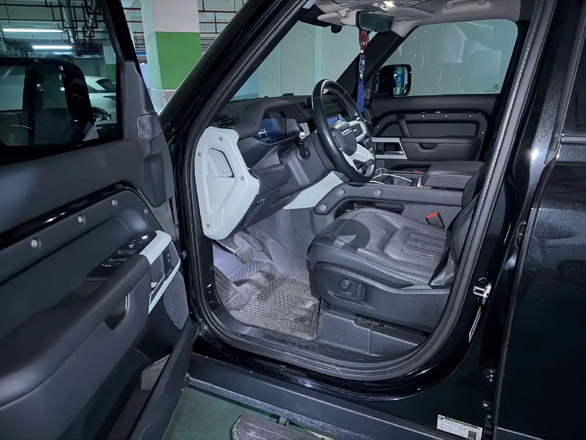 2021 Land Rover Defender 3.0T 400HP L6 8AT,autocango,china used car exporter,china ev exporter,chinese used car exporter,chinese used ev exporter