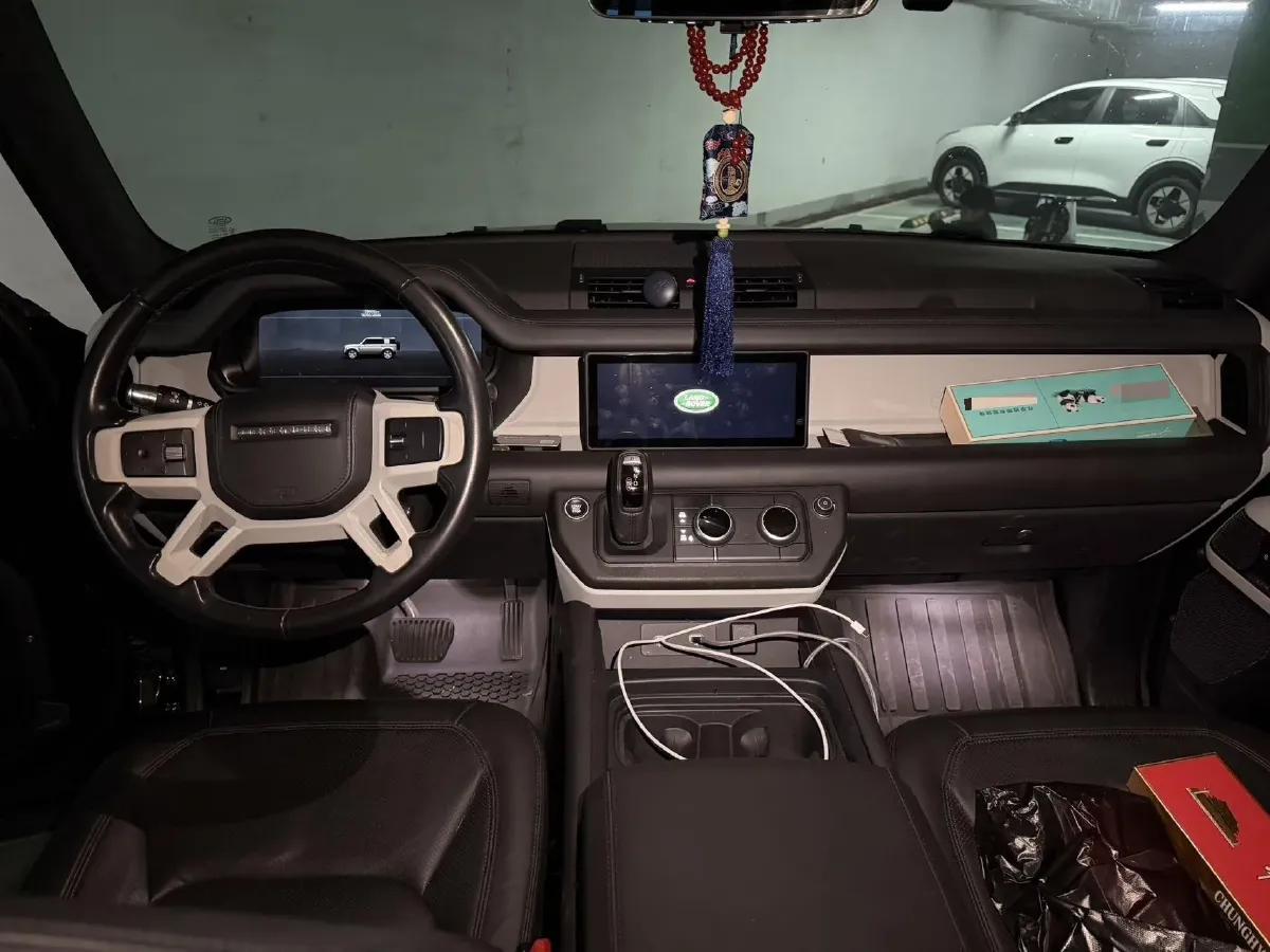 2021 Land Rover Defender 3.0T 400HP L6 8AT,autocango,china used car exporter,china ev exporter,chinese used car exporter,chinese used ev exporter