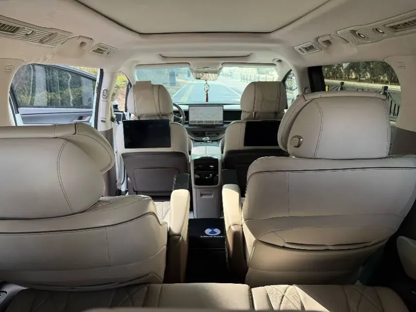 2022 Mercedes-Benz GLC Class 2.0T 197HP L4 9AT,autocango,china used car exporter,china ev exporter,chinese used car exporter,chinese used ev exporter