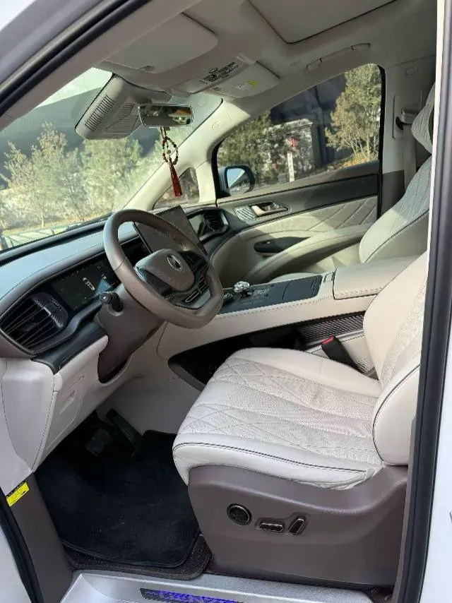 2022 Mercedes-Benz GLC Class 2.0T 197HP L4 9AT,autocango,china used car exporter,china ev exporter,chinese used car exporter,chinese used ev exporter