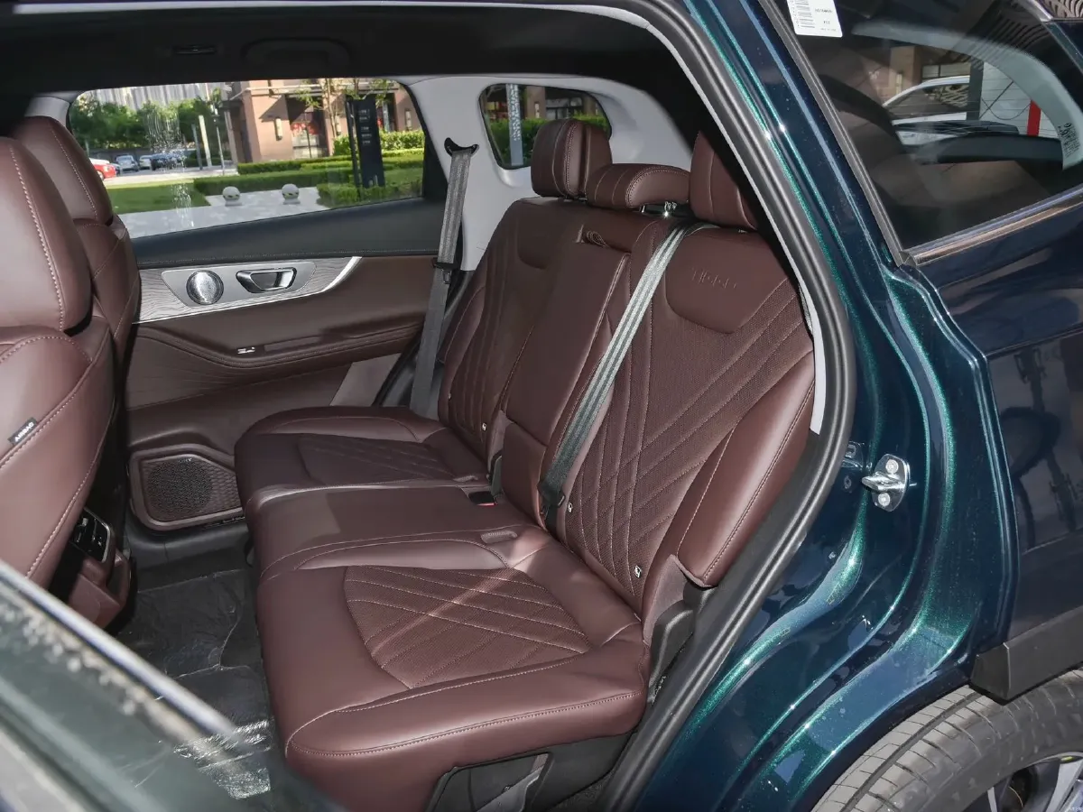 2022 Chery Tiggo 8 PRO 1.6T 197HP L4 7DCT,autocango,china used car exporter,china ev exporter,chinese used car exporter,chinese used ev exporter